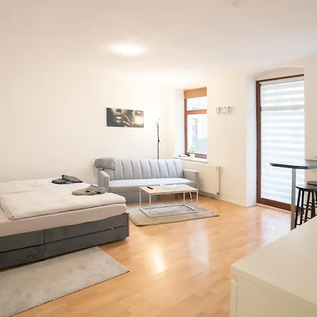 Apartment Helles Naehe Uni-klinik Mit Super Lage - W-lan - Balkon In Den Innenhof Magdeburg
