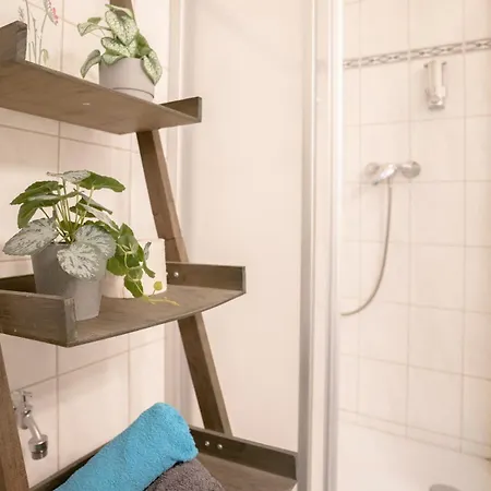 Helles Naehe Uni-klinik Mit Super Lage - W-lan - Balkon In Den Innenhof *