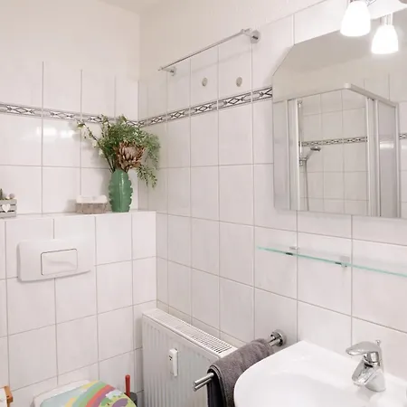 Helles Naehe Uni-klinik Mit Super Lage - W-lan - Balkon In Den Innenhof * Magdeburg