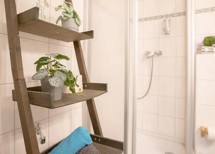 Helles Naehe Uni-klinik Mit Super Lage - W-lan - Balkon In Den Innenhof *